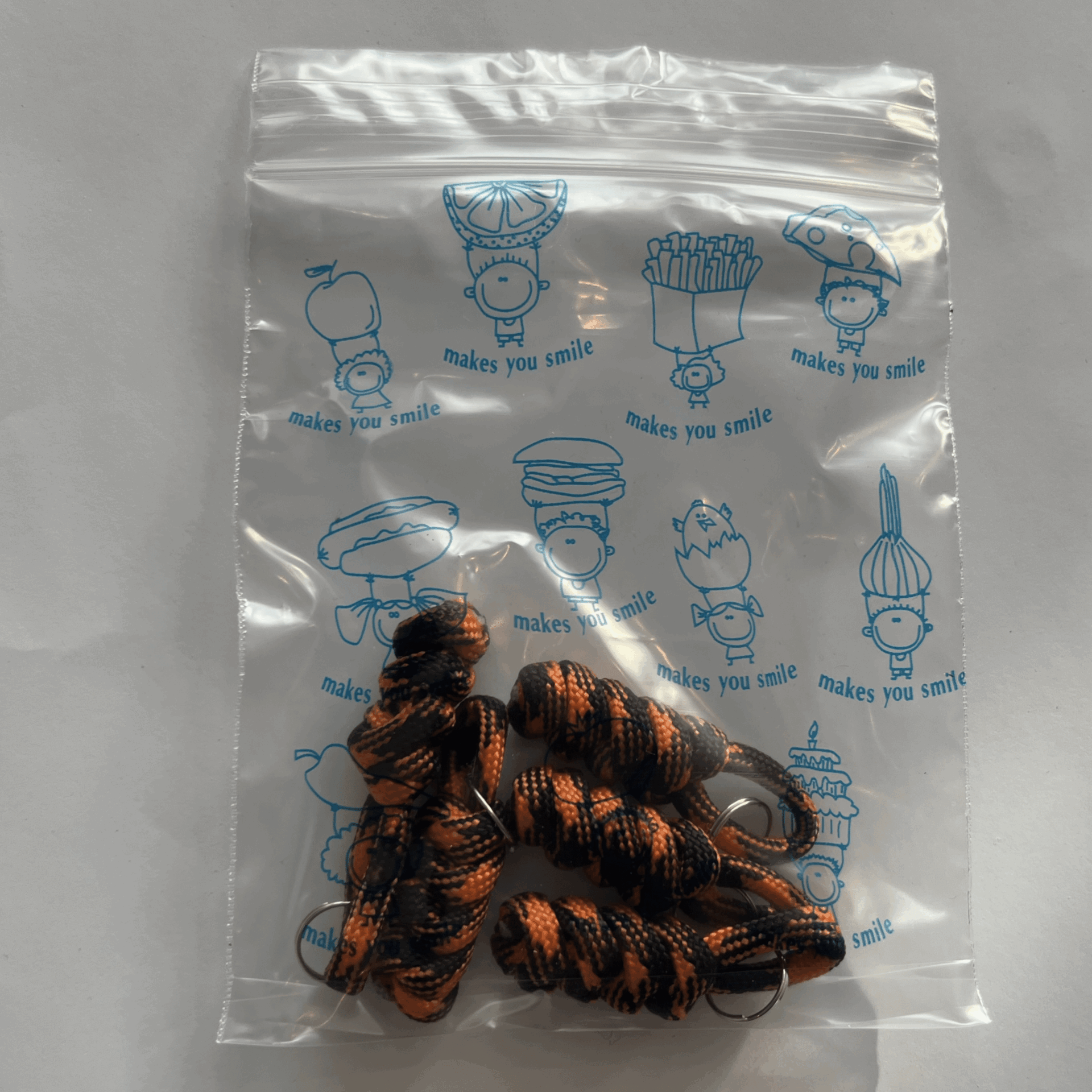 Zipper-puller-4cm-musta-oranssi